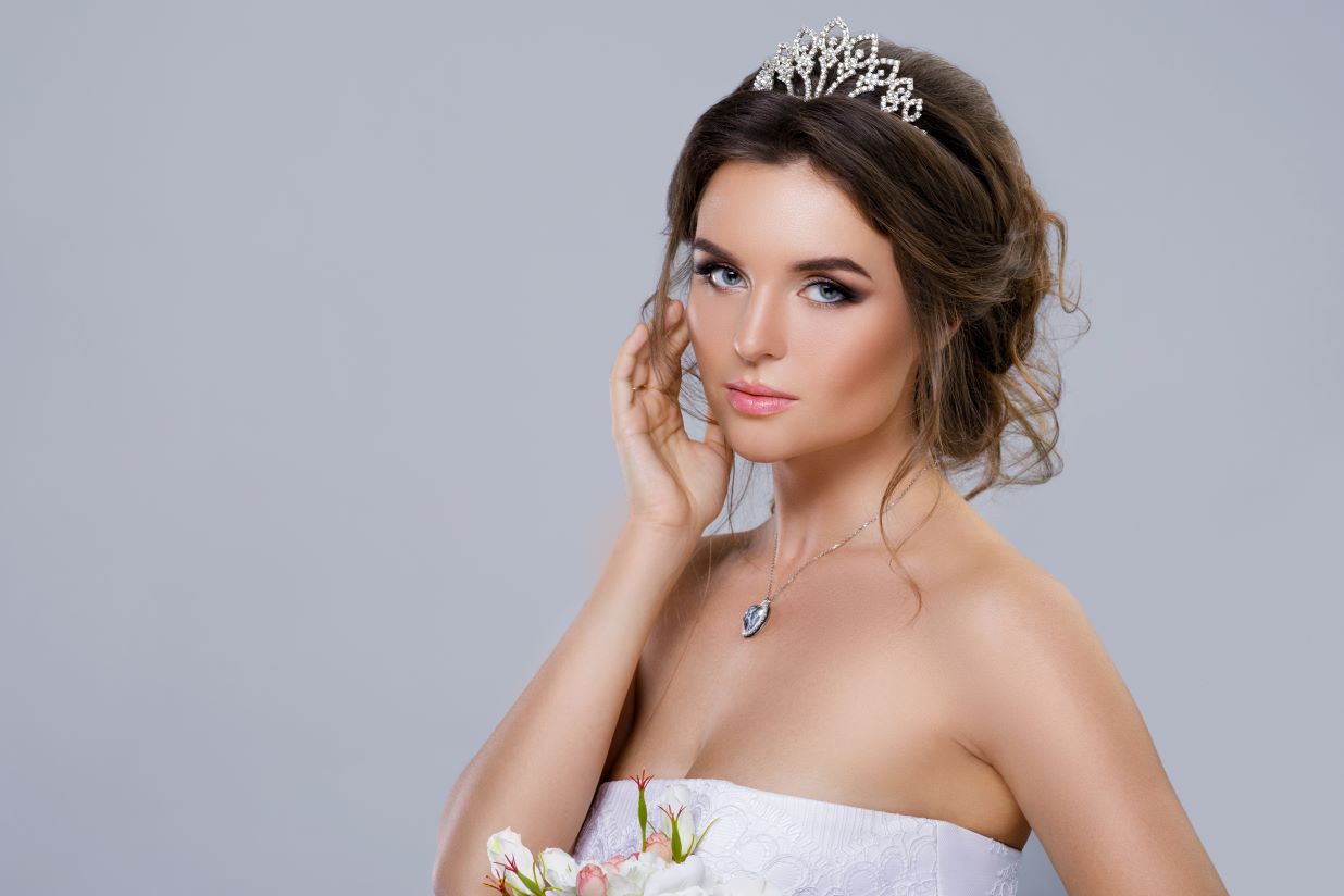 portrait-of-young-beautiful-bride-in-studio